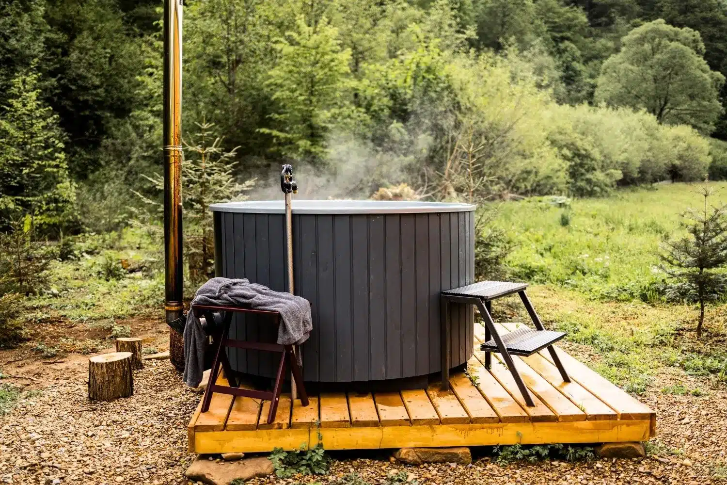 Bois vs acrylique : quel bain nordique est fait pour vous ? Le comparatif complet 2026 | Njord Sauna 4 bain nordique njord pourquoi acheter