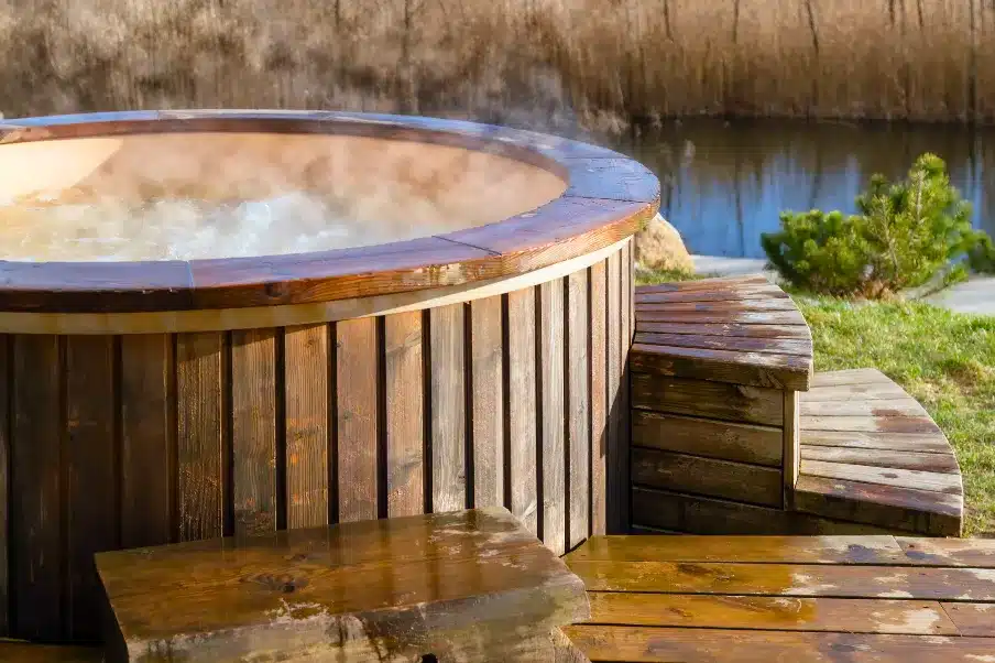 Bain Nordique Bois : Essences, Durée de Vie & Guide 2026 7 prix bain nordique