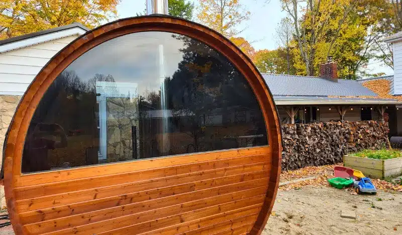 sauna-jardin-amenagement-exterieur-vue-arriere