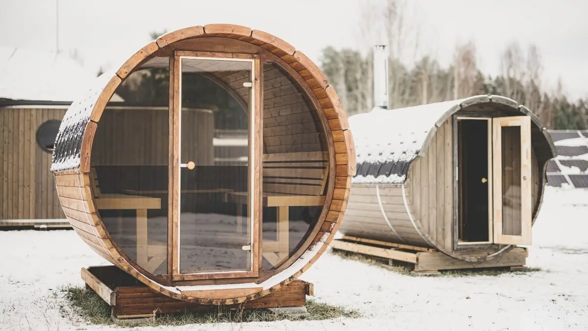 sauna-tonneau-bardeaux-exterieur-hiver